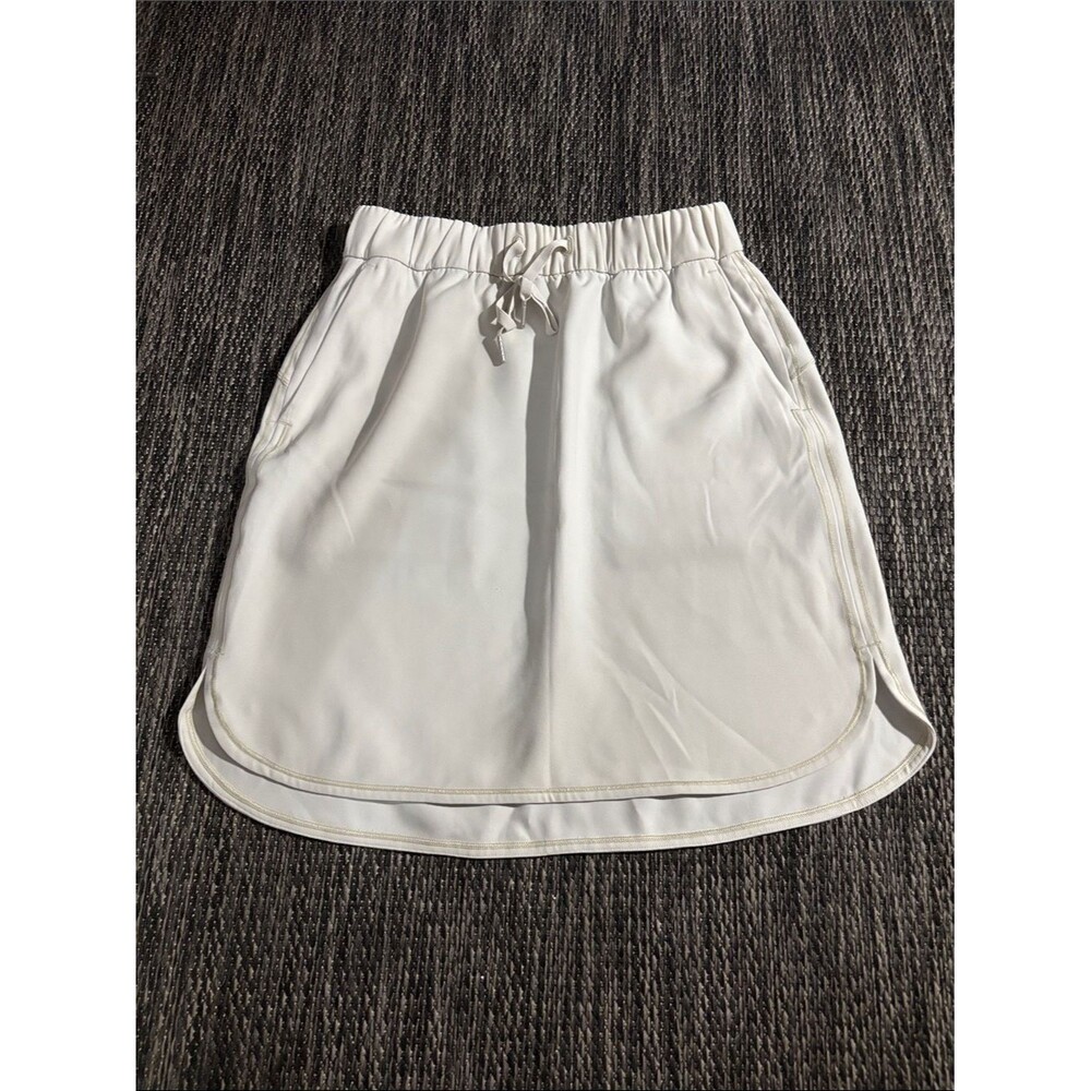 Lululemon On The Fly Skirt *Woven Silverstone Size 8